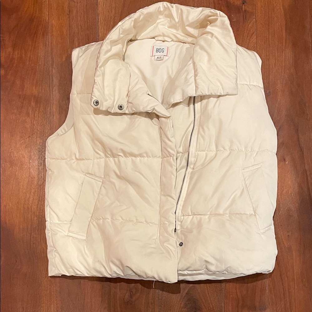 BDG Off-White Puffer Vest